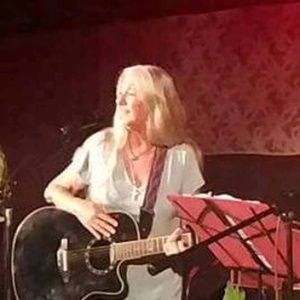 Meet your Posher, Bobbi